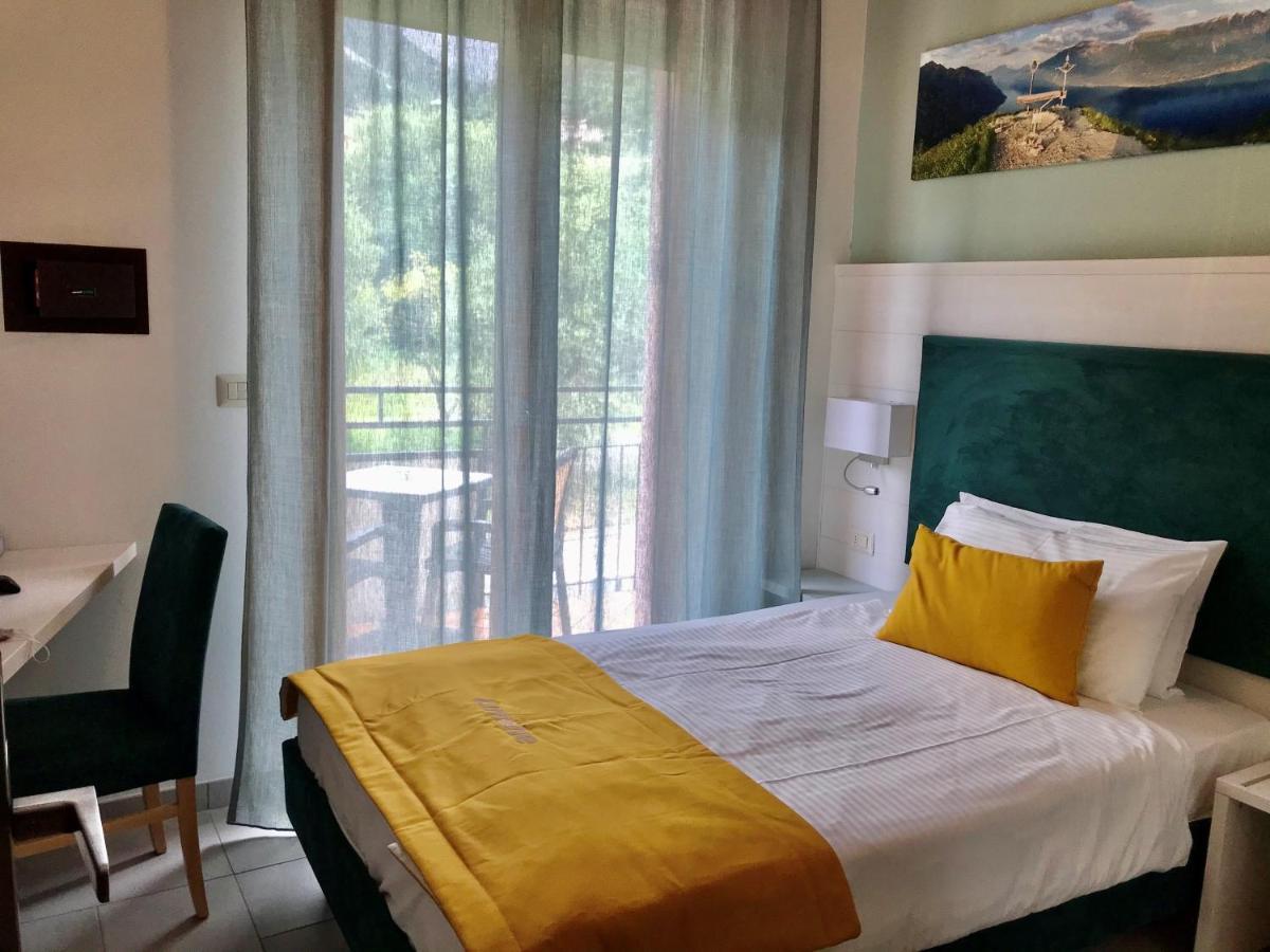 Hotel Limone Limone sul Garda Esterno foto